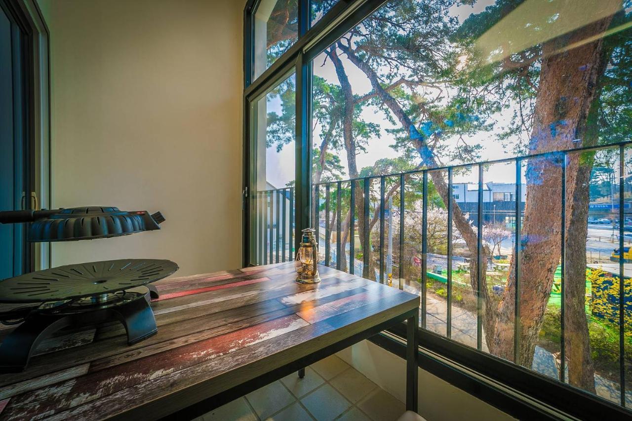 Gangneung Haesolnaeeum Pension Екстер'єр фото