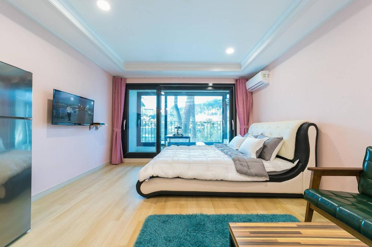 Gangneung Haesolnaeeum Pension Екстер'єр фото